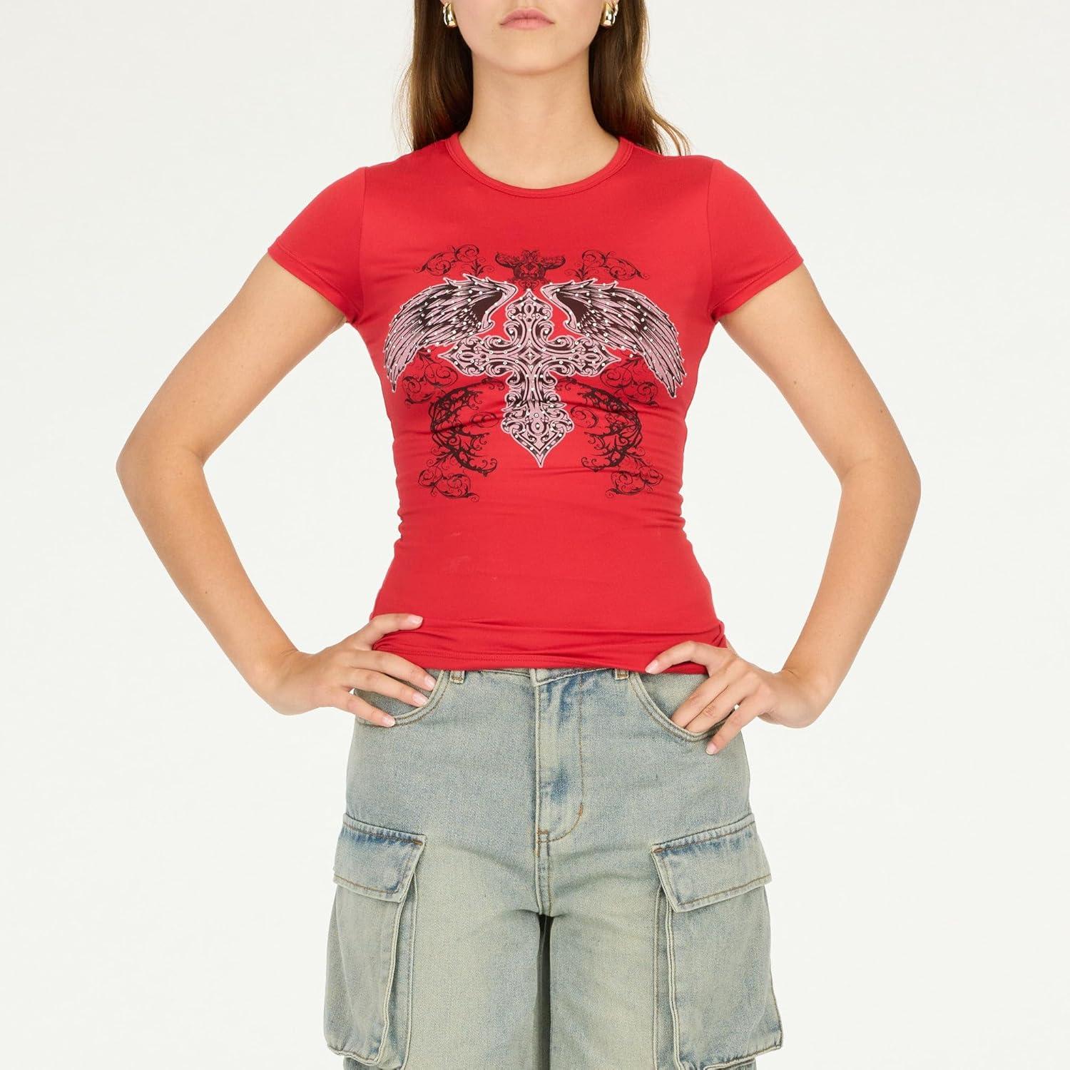 imageForever 21 Womens Yummy Fit Graphic Tee Short Sleeve Crew Neck Shirt with Hourglass Waist Stretch Slim Fit TShirt in Polyester Spandex Blend Edgy Printed Tops for Everyday and Night Out Looks